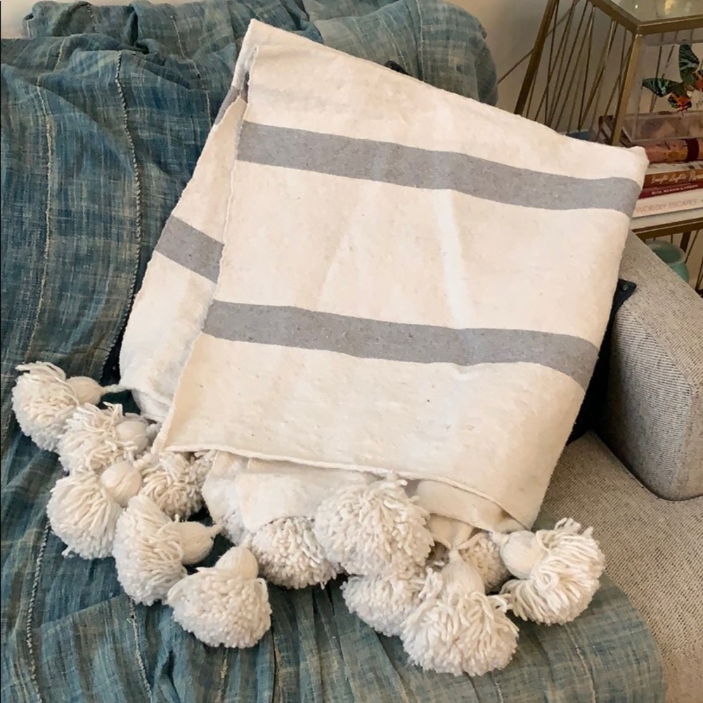 Moroccan Pom Pom Bohemian throw blanket